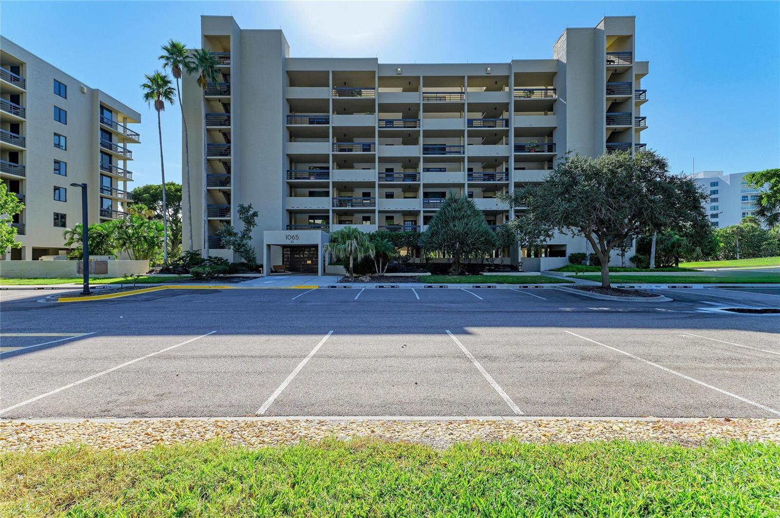 1065 Gulf Of Mexico Dr #201 Property Photo 3