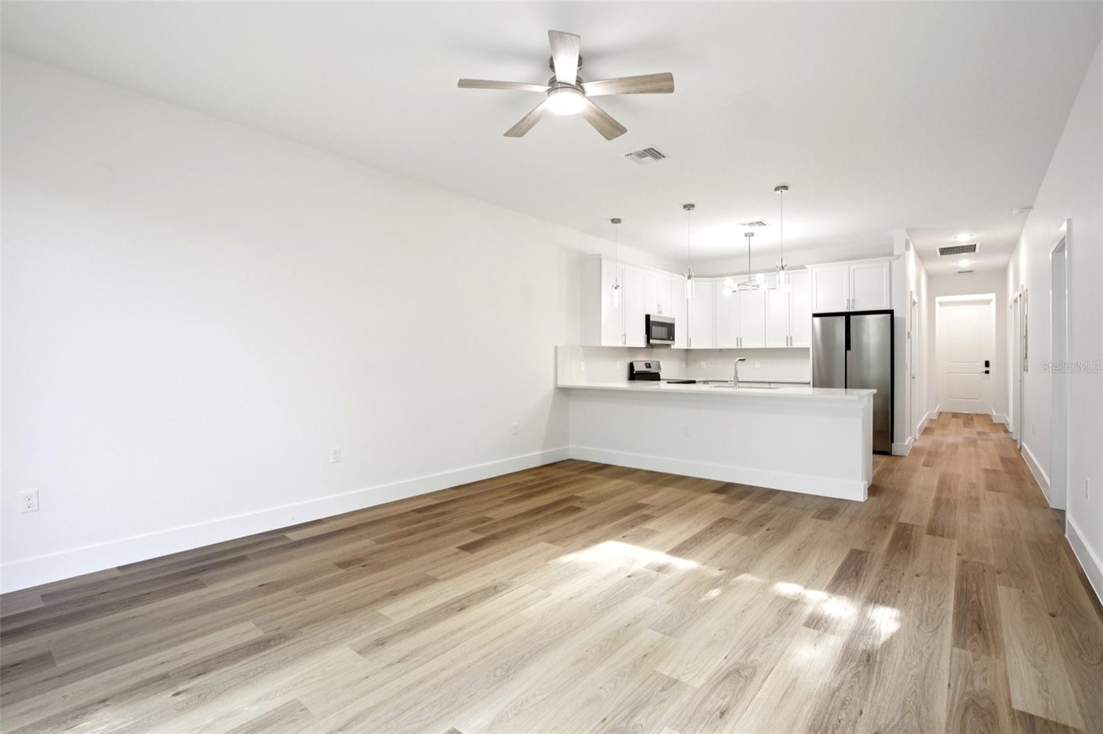 10368 Port Everglades St Property Photo 6