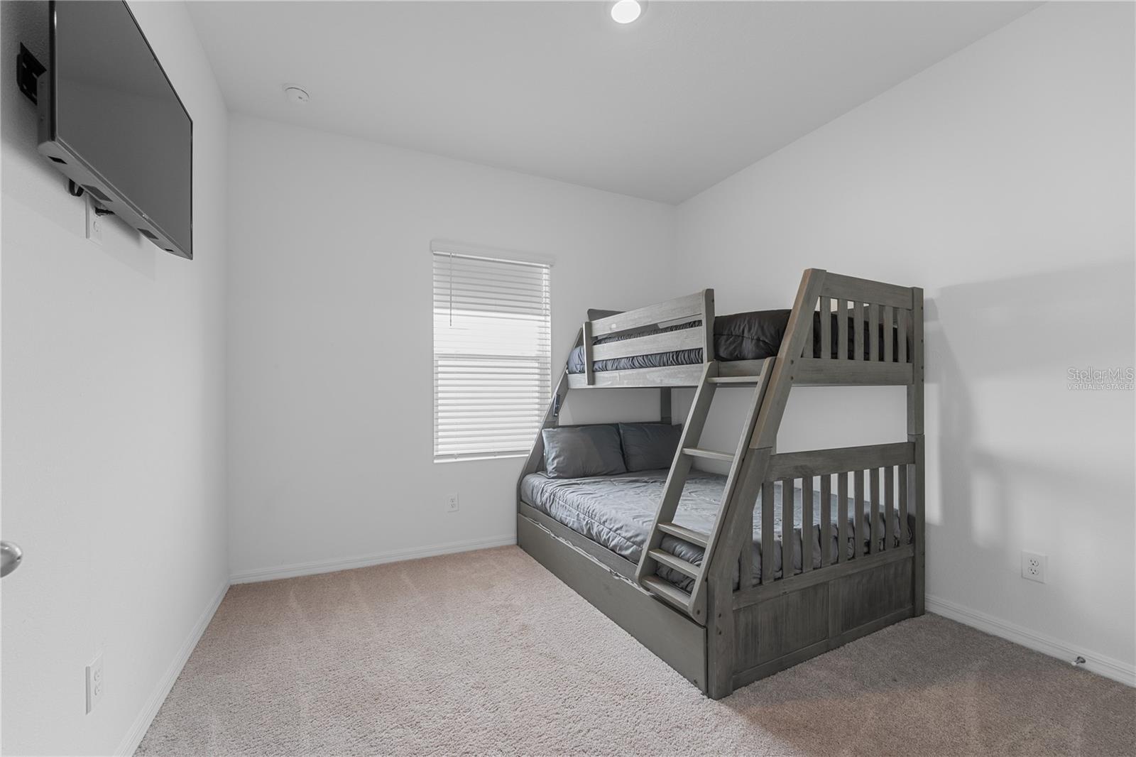 2375 Lancashire St Property Photo 18