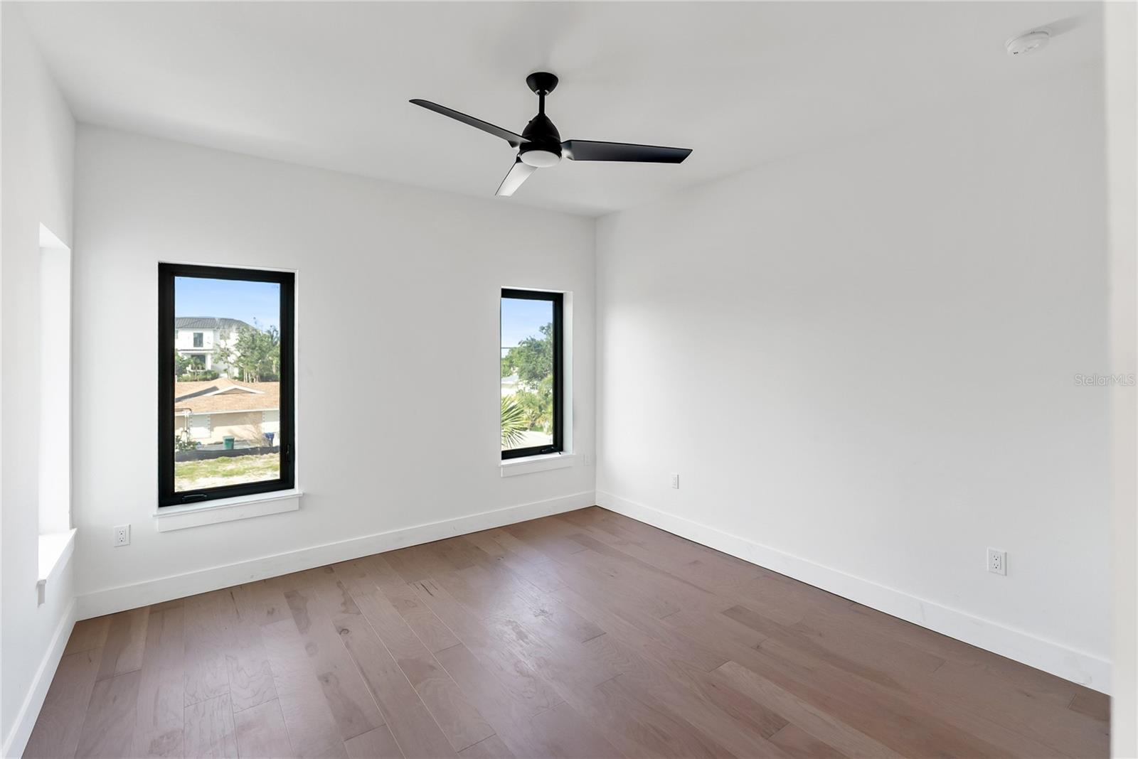 530 De Narvaez Dr Property Photo 20