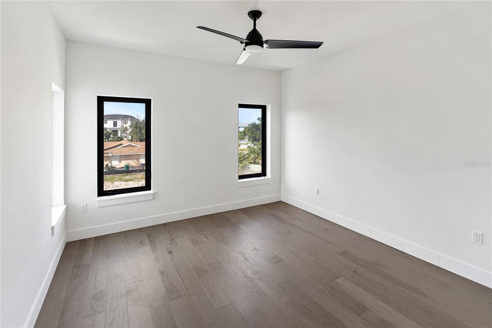 530 De Narvaez Dr Property Photo 45