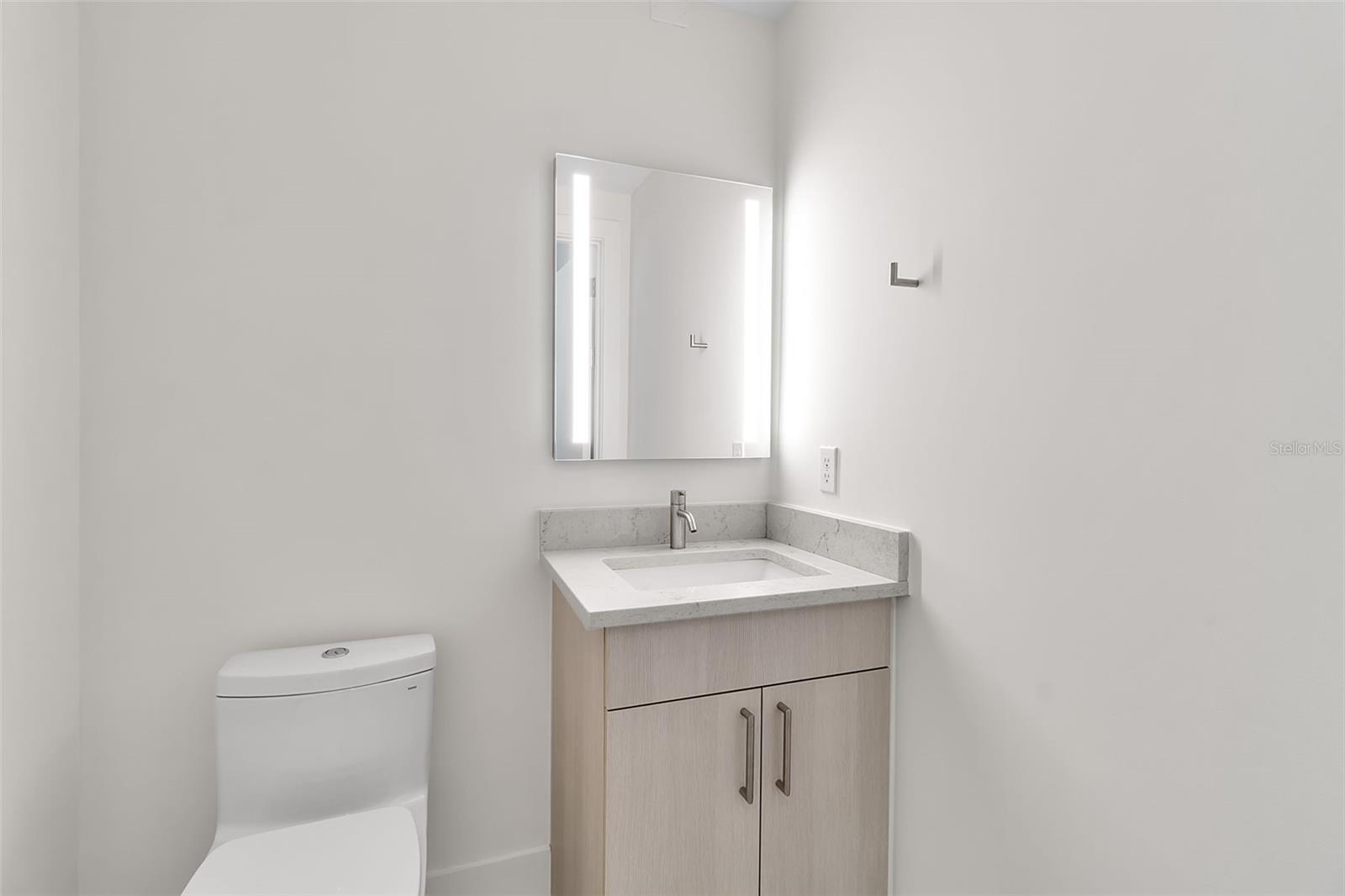 1542 4th St #210 Property Photo 55