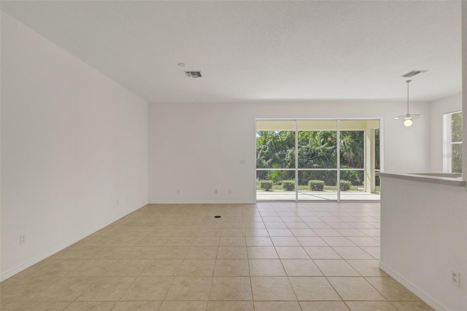 26289 Feathersound Dr Property Photo 4