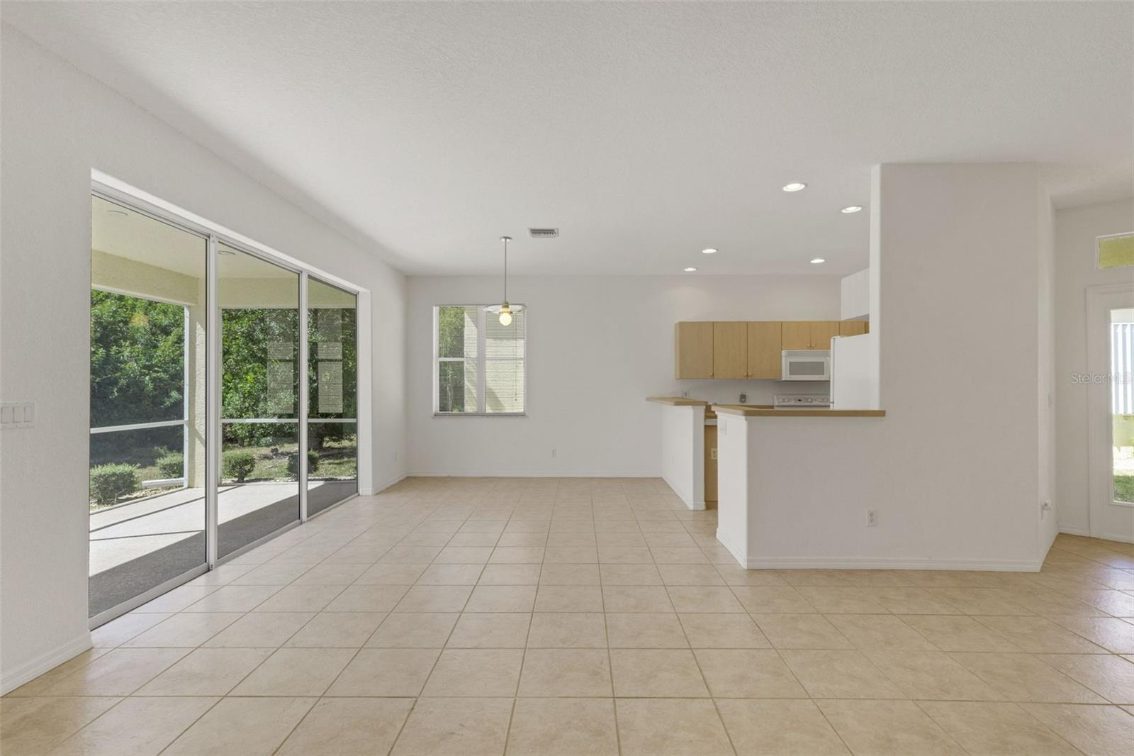 26289 Feathersound Dr Property Photo 6