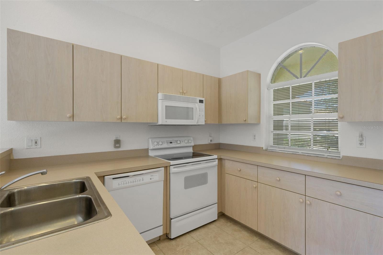 26289 Feathersound Dr Property Photo 15