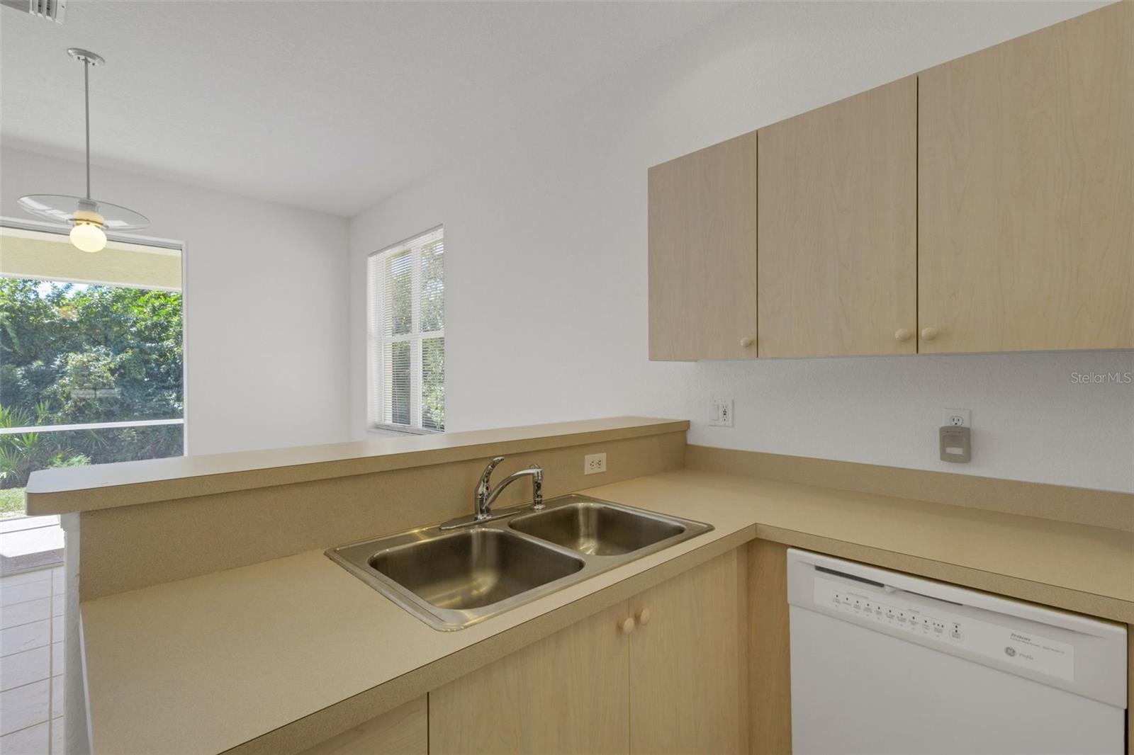 26289 Feathersound Dr Property Photo 16