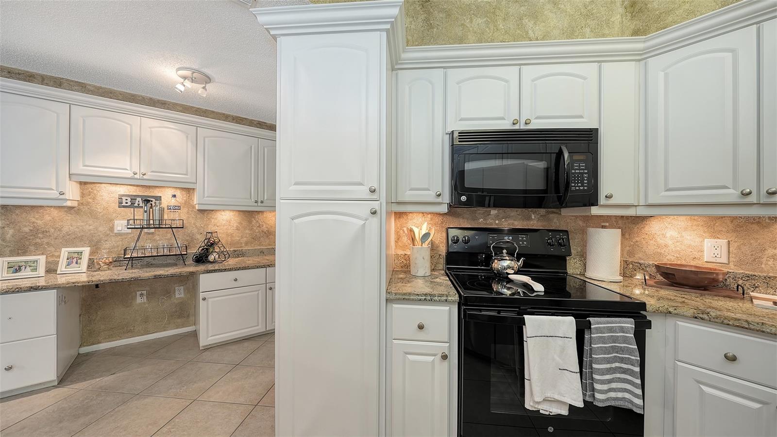 2246 Cork Oak St W Property Photo 23