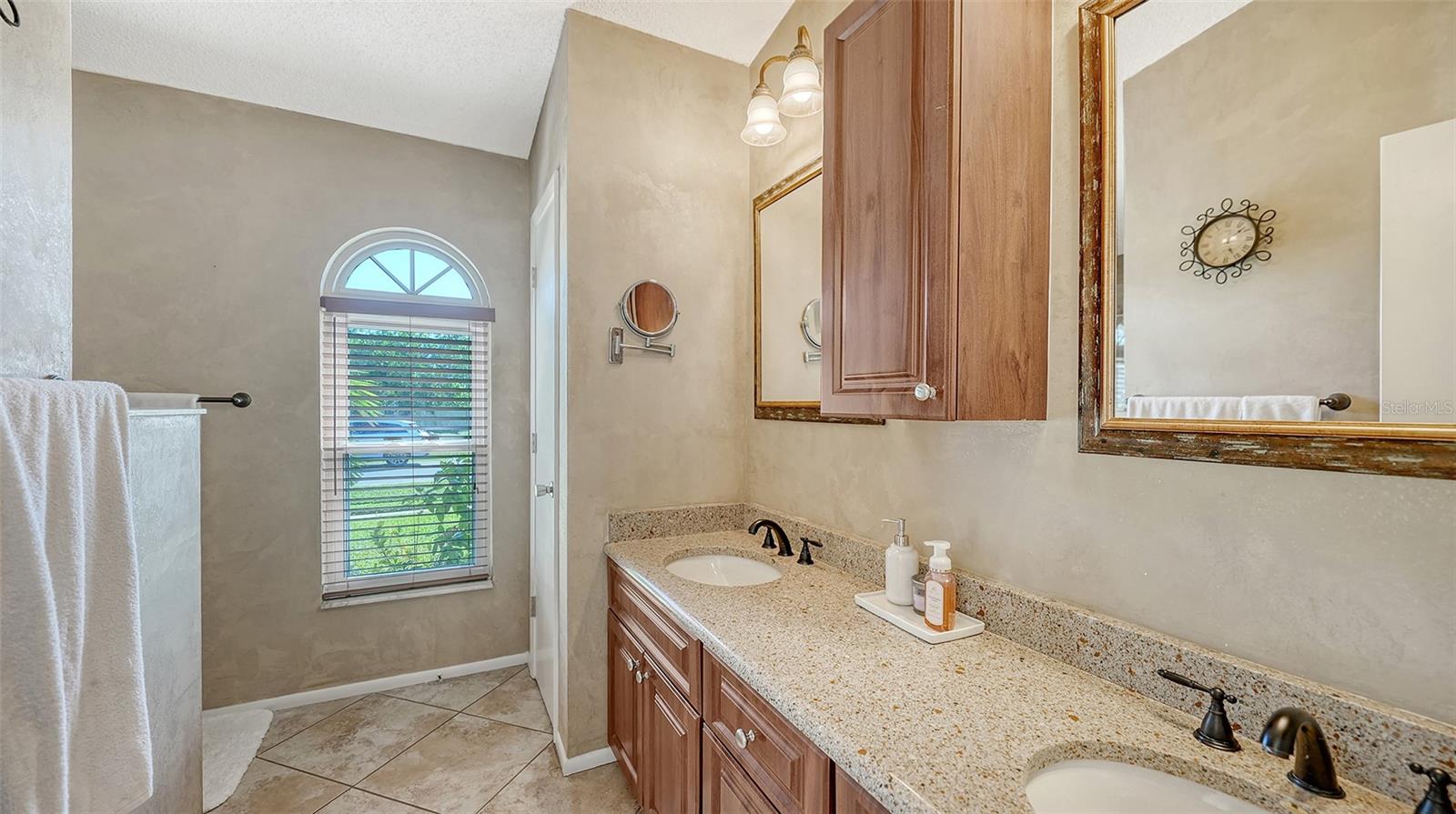 2246 Cork Oak St W Property Photo 29