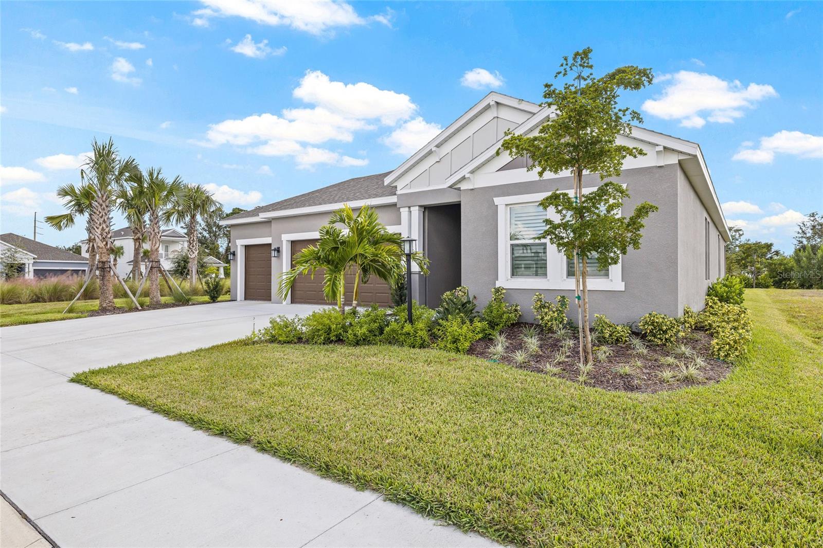 15537 Foxtail Ln Property Photo 3