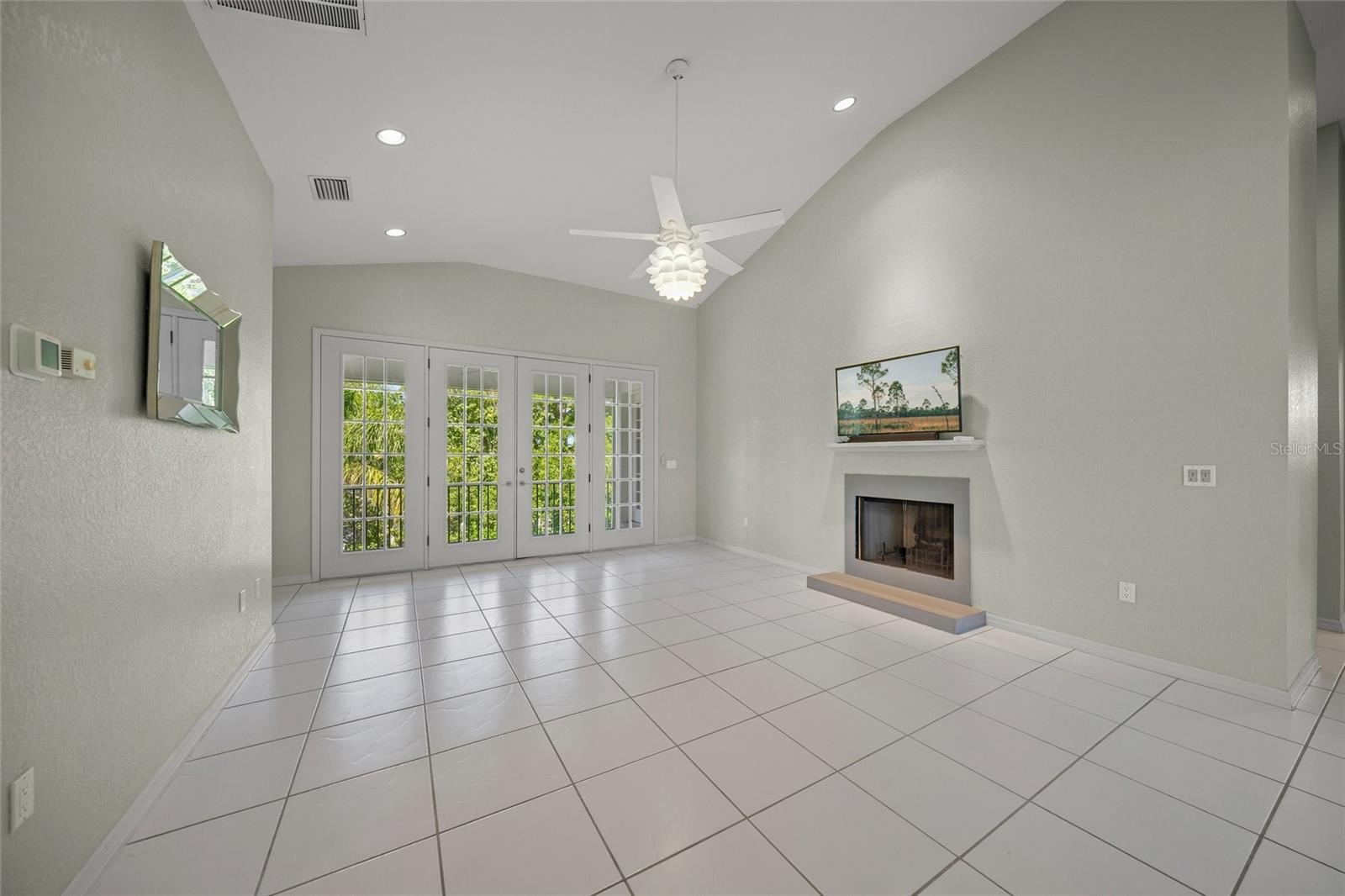 569 Juan Anasco Dr Property Photo 22