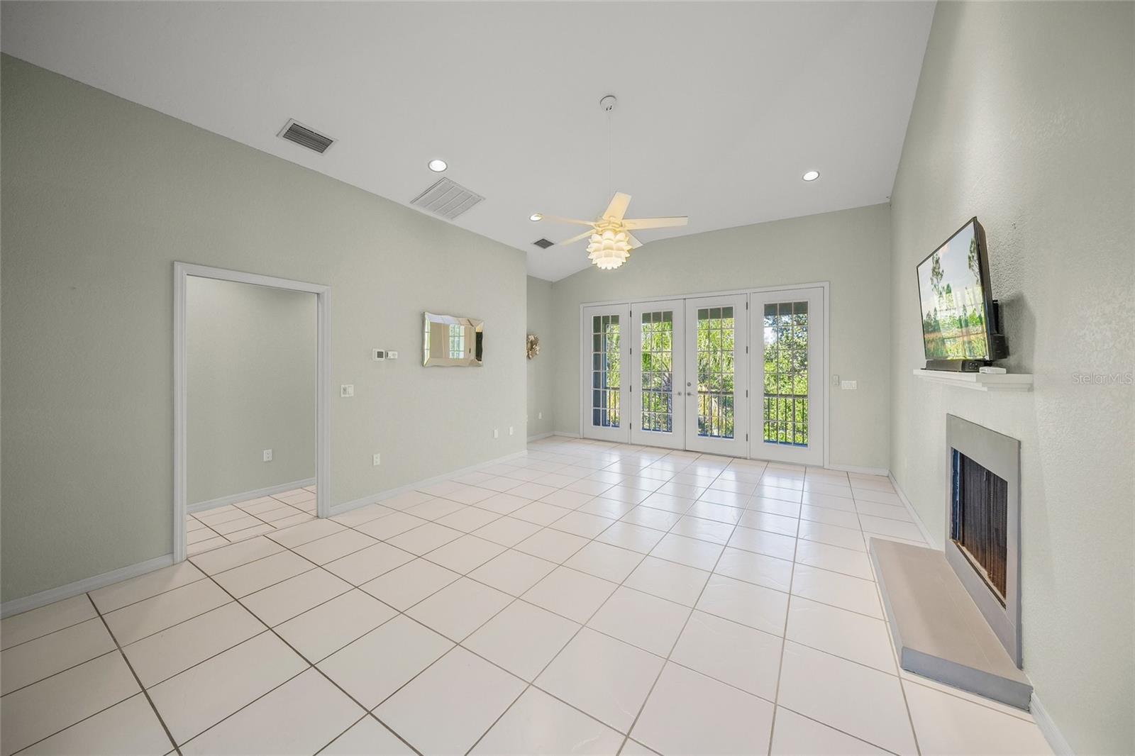 569 Juan Anasco Dr Property Photo 23