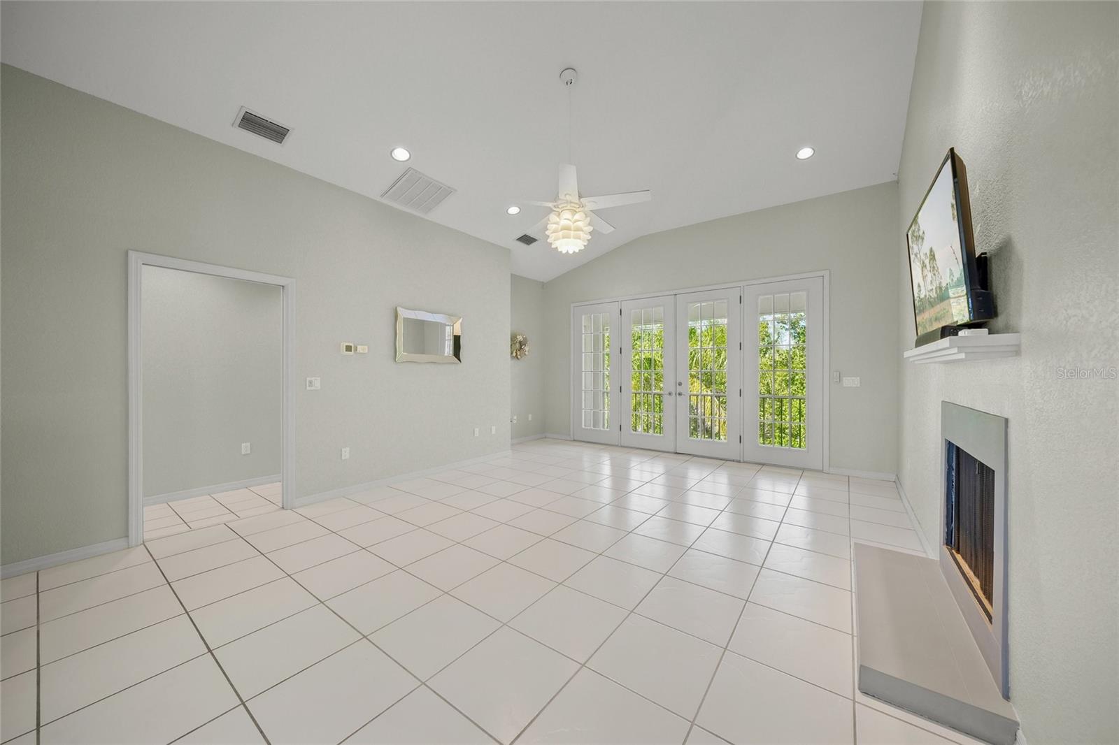569 Juan Anasco Dr Property Photo 25