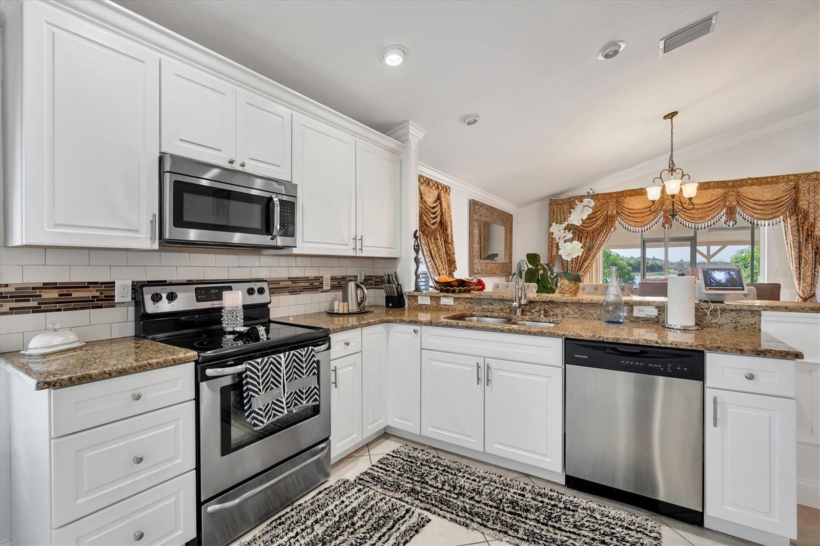 8117 Tar Hollow Dr Property Photo 5