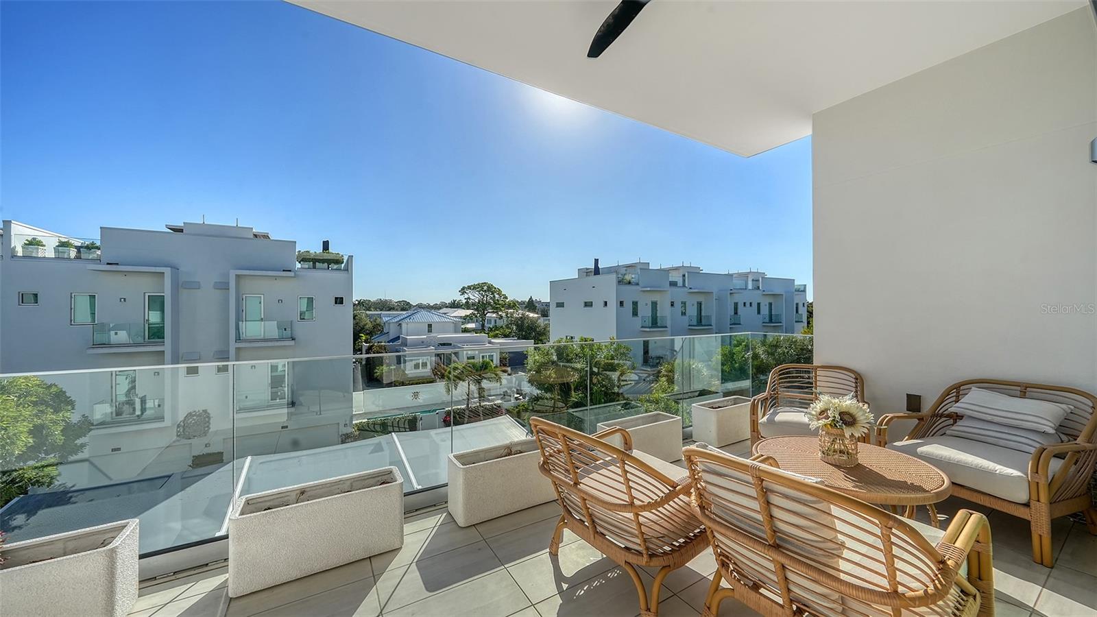 635 S Orange Ave #304 Property Photo 10