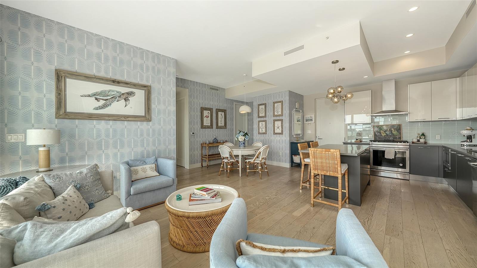 635 S Orange Ave #304 Property Photo 11