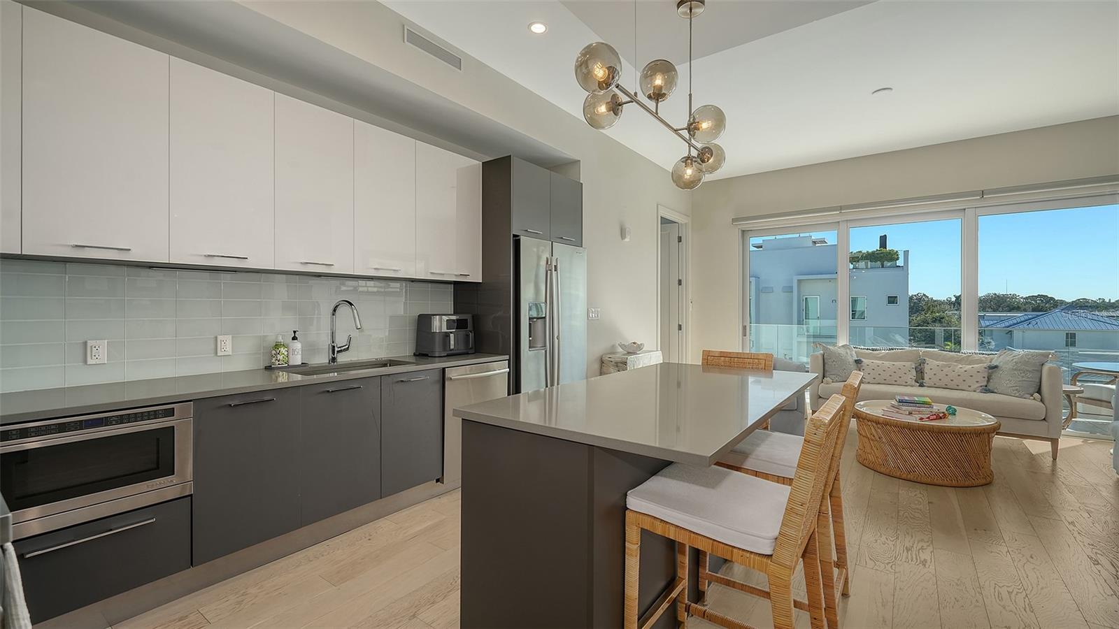 635 S Orange Ave #304 Property Photo 15