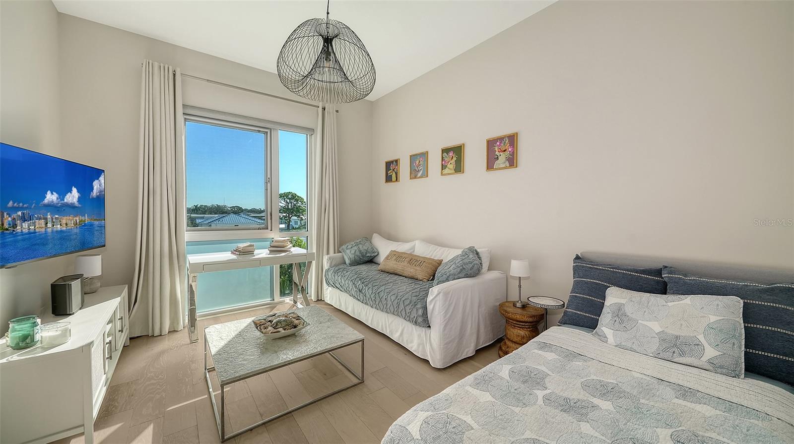 635 S Orange Ave #304 Property Photo 26