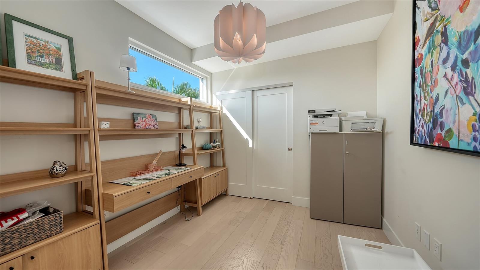 635 S Orange Ave #304 Property Photo 30