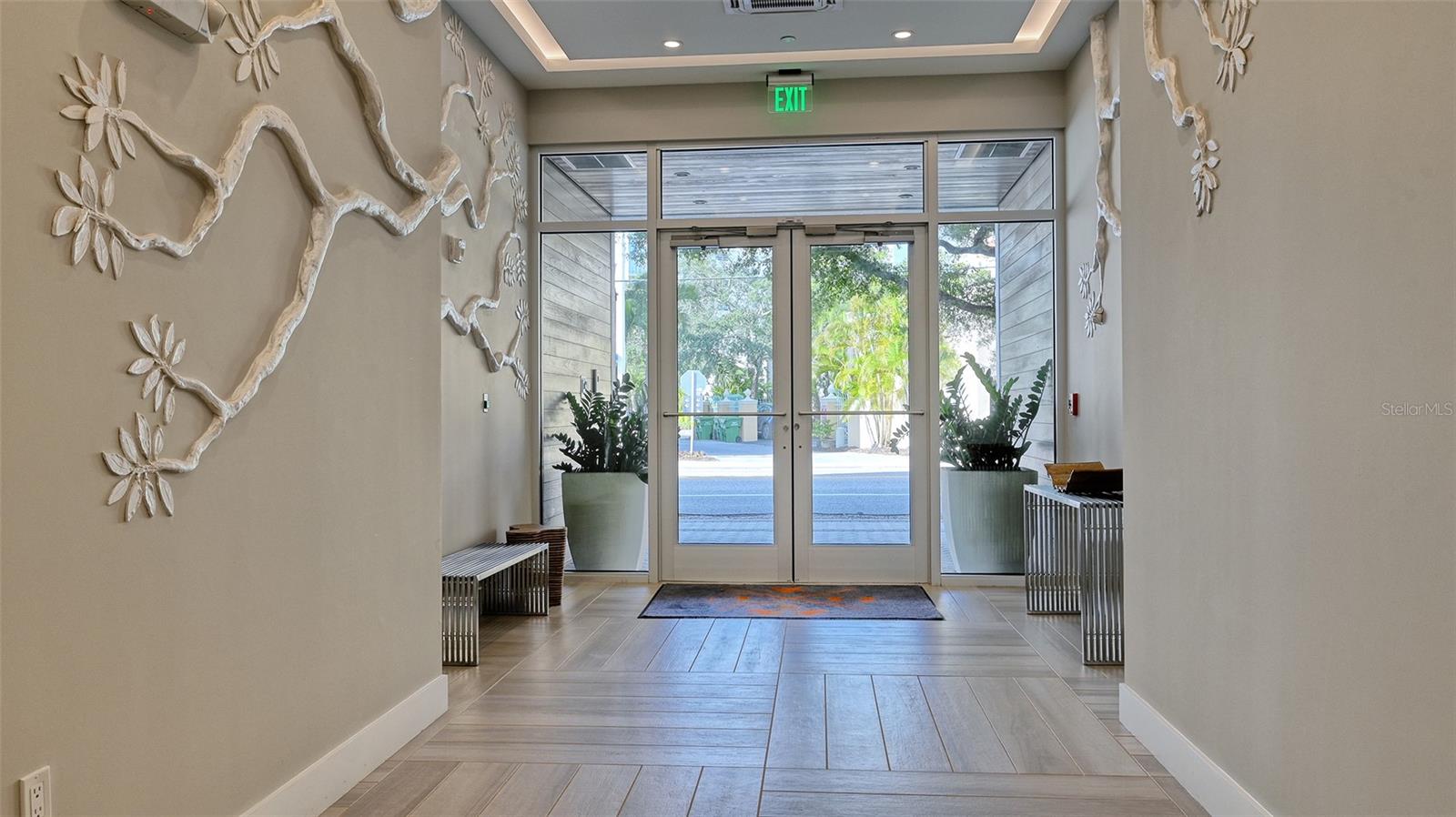 635 S Orange Ave #304 Property Photo 37