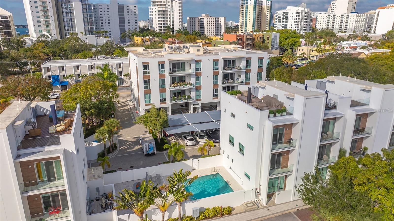 635 S Orange Ave #304 Property Photo 43