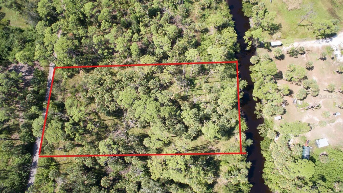 Deer Ct Property Photo 3