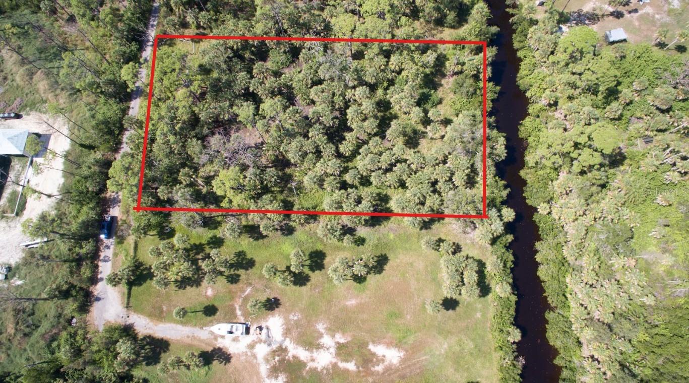 Deer Ct Property Photo 3