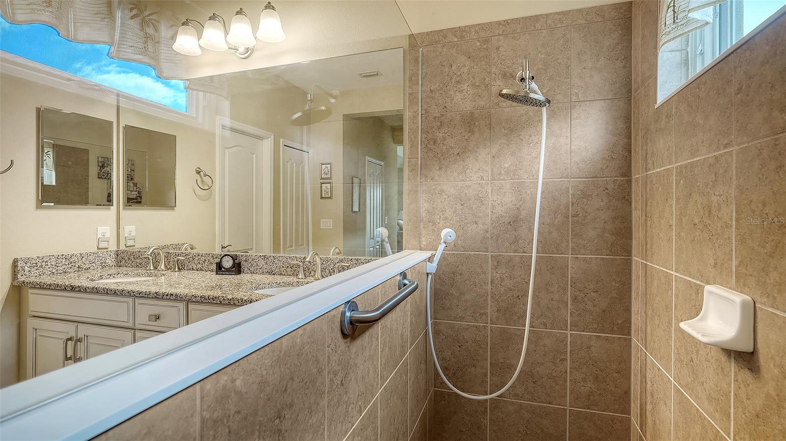 1121 Thornbury Dr Property Photo 24
