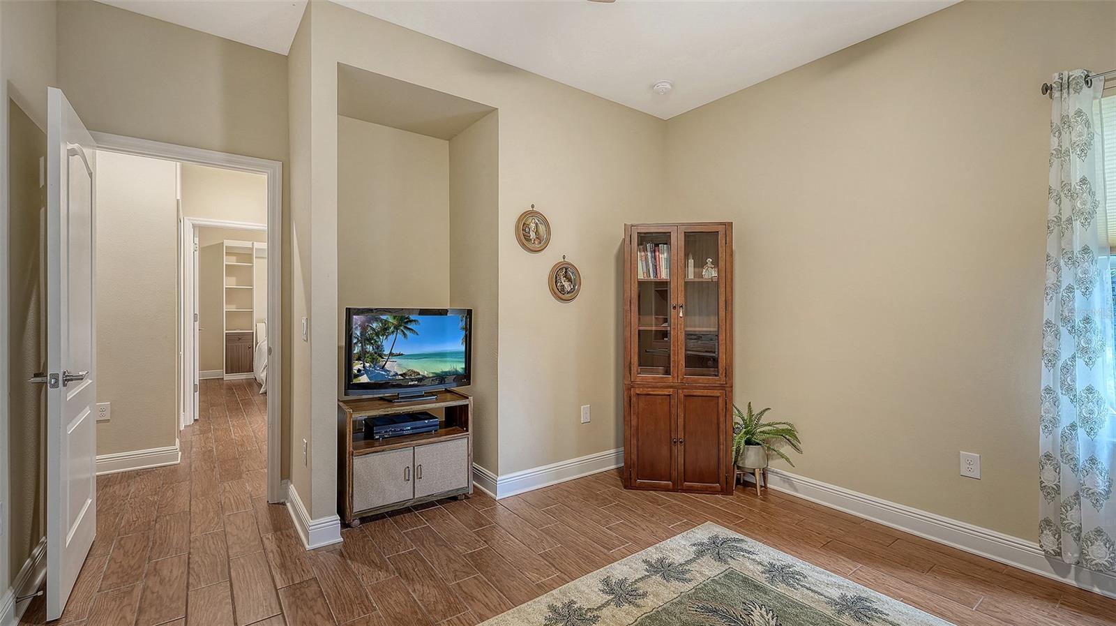 1121 Thornbury Dr Property Photo 26