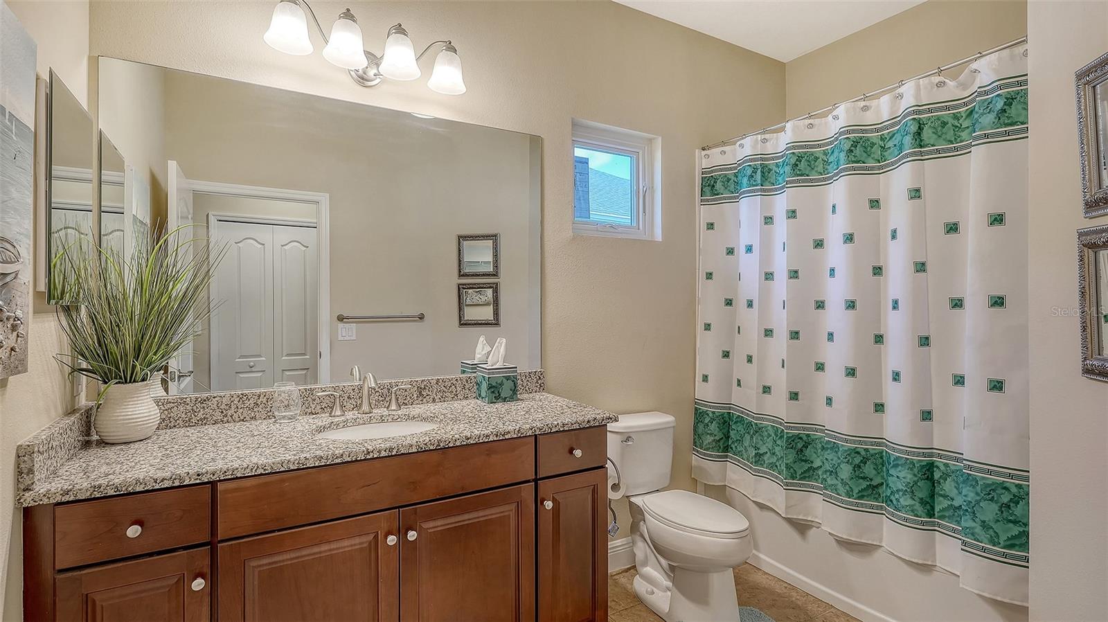 1121 Thornbury Dr Property Photo 27