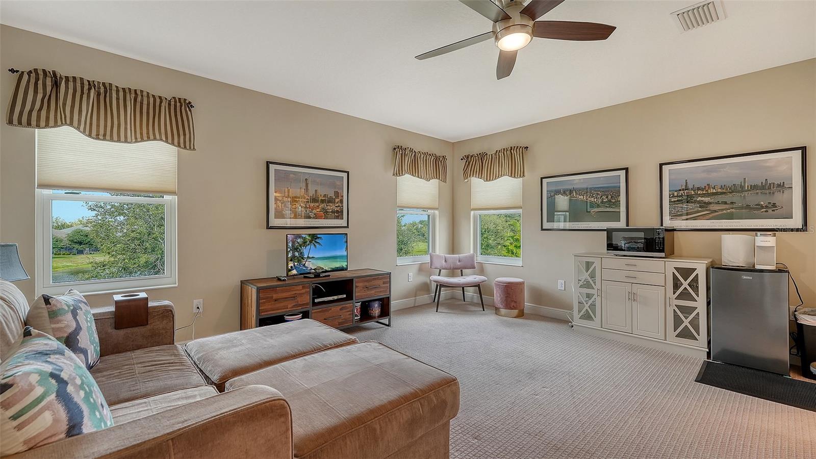 1121 Thornbury Dr Property Photo 32