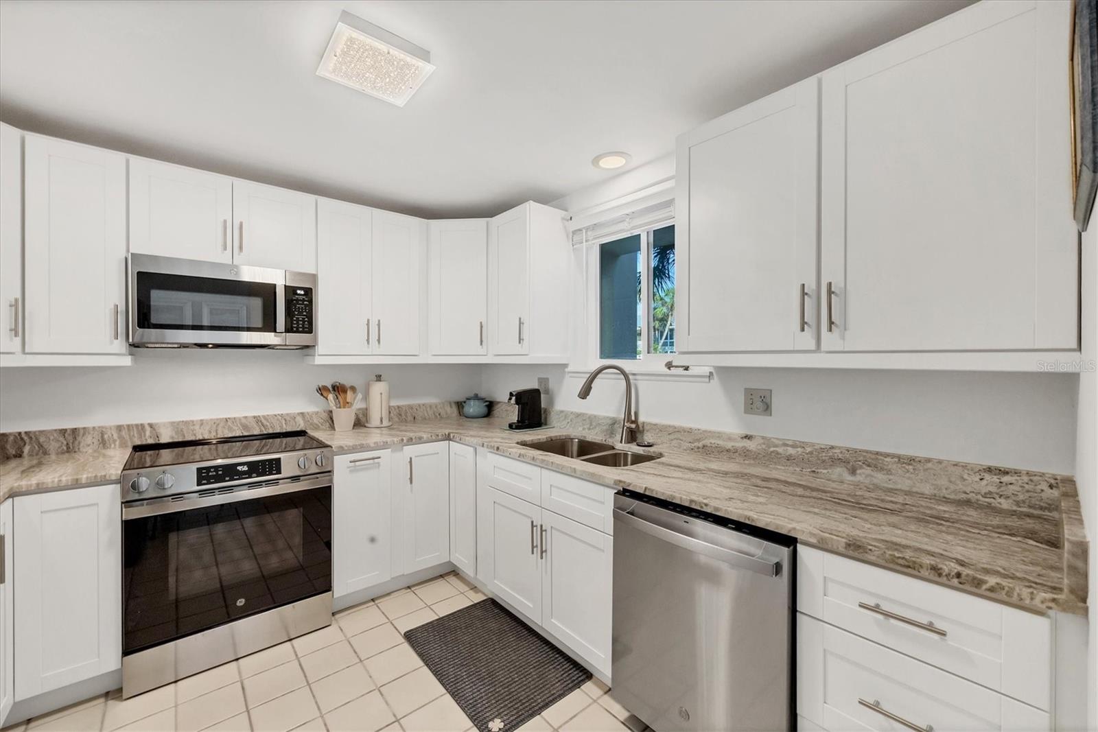 500 S Washington Dr #3a Property Photo 8