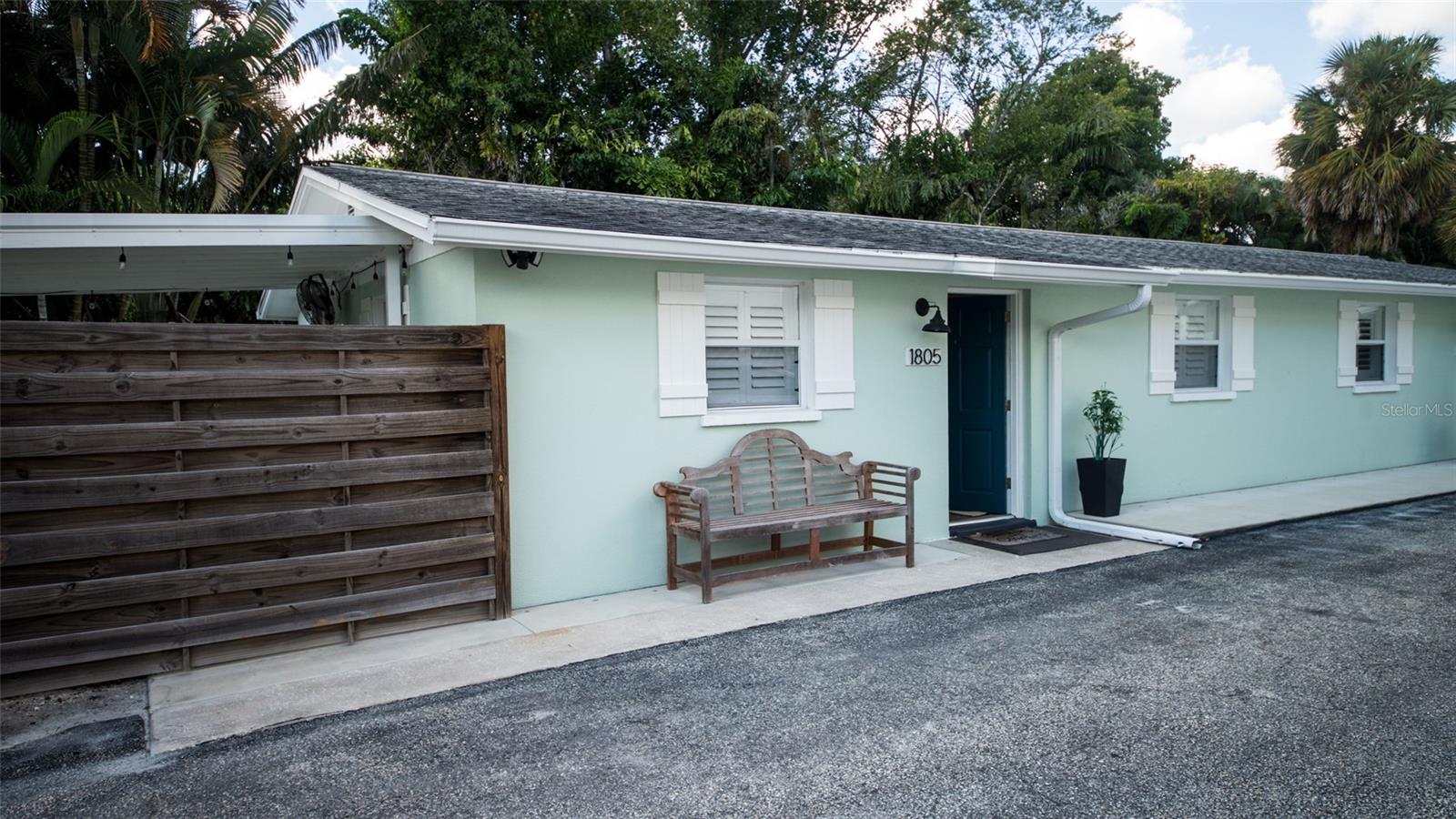 1805 Ivanhoe St Property Photo 2