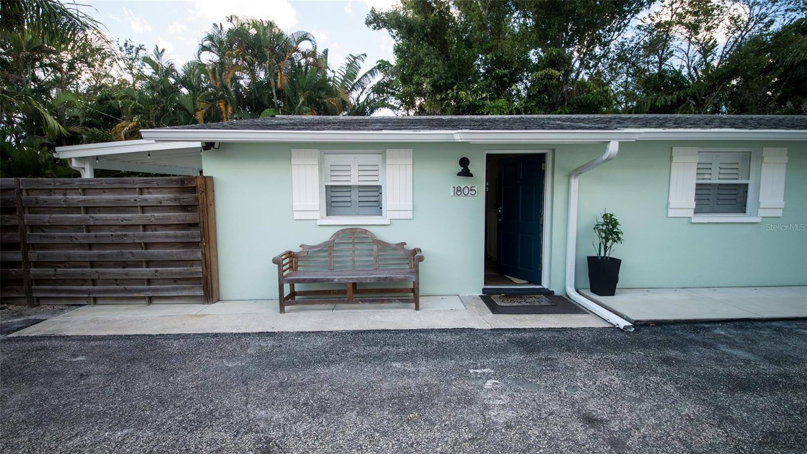 1805 Ivanhoe St Property Photo 3