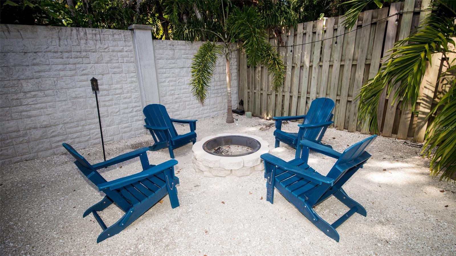 1805 Ivanhoe St Property Photo 32