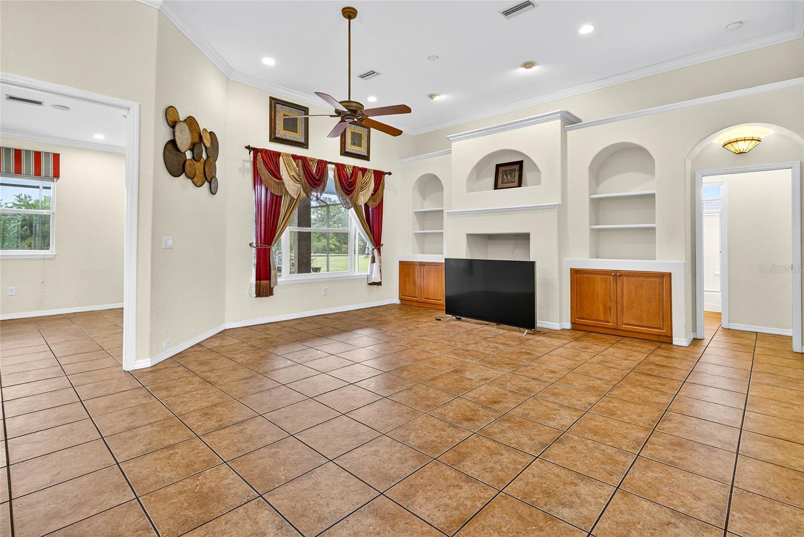 14743 1st Ave E Property Photo 9