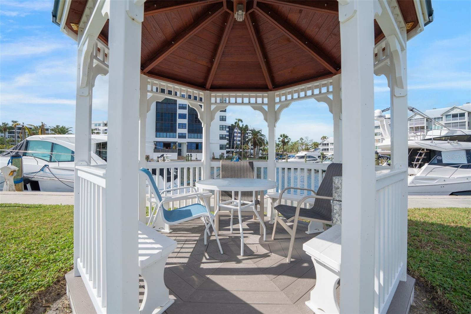 5855 Midnight Pass Rd #318 Property Photo 31