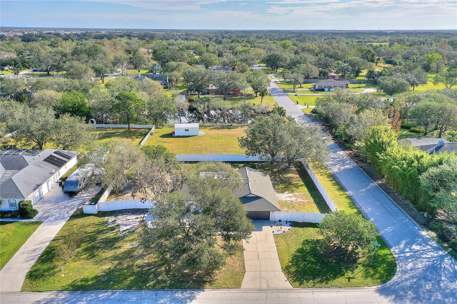 2054 Racimo Dr Property Photo 23