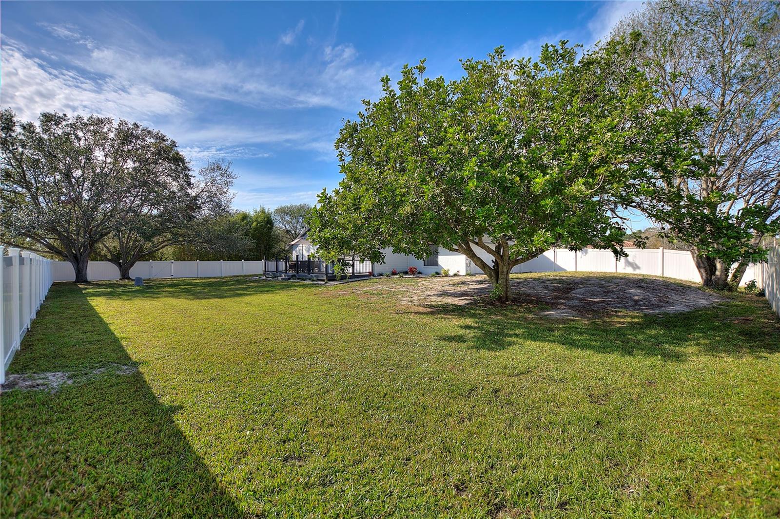 2054 Racimo Dr Property Photo 27
