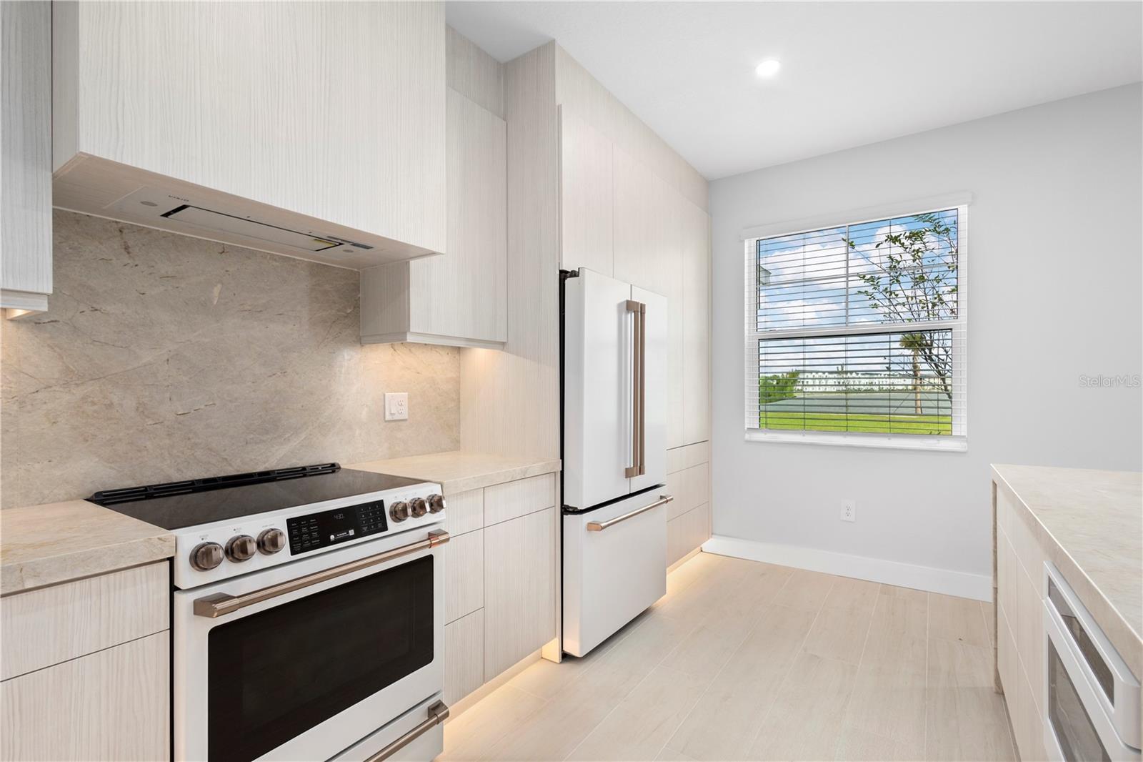 7304 Portlight Ln Property Photo 6