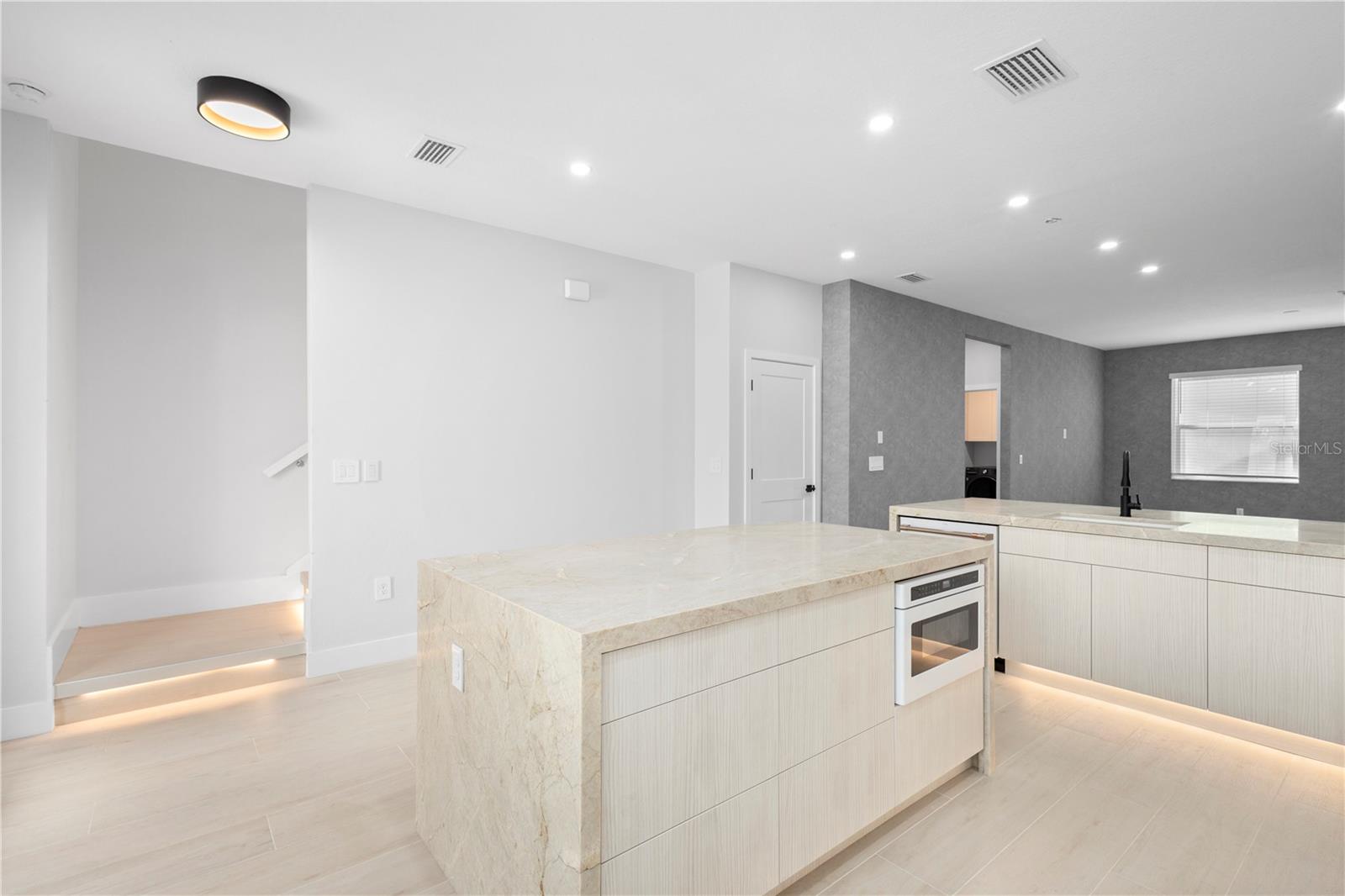 7304 Portlight Ln Property Photo 7