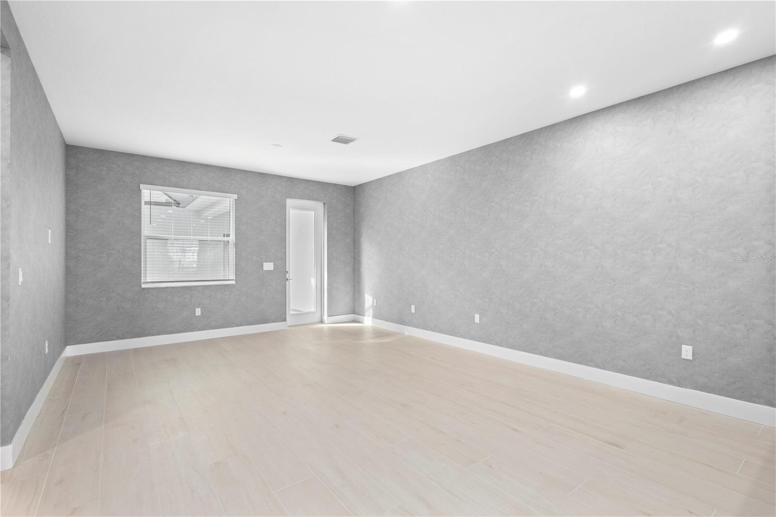 7304 Portlight Ln Property Photo 9