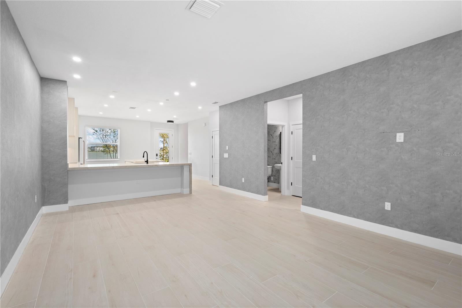 7304 Portlight Ln Property Photo 10