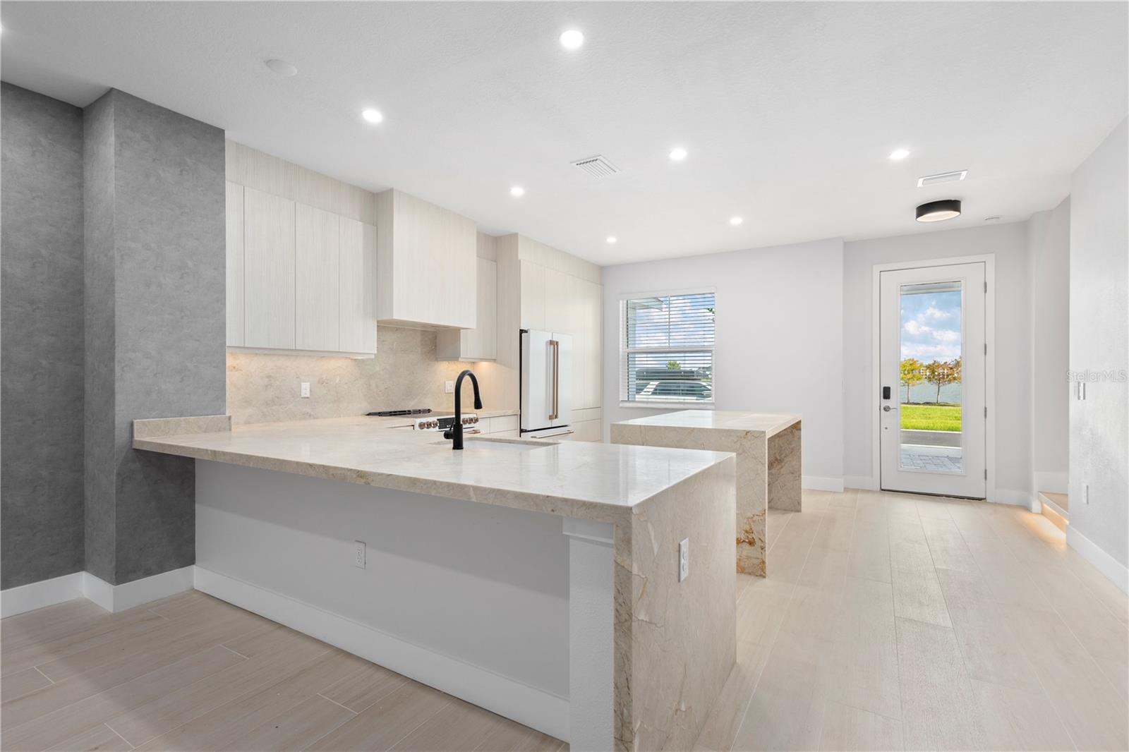 7304 Portlight Ln Property Photo 11