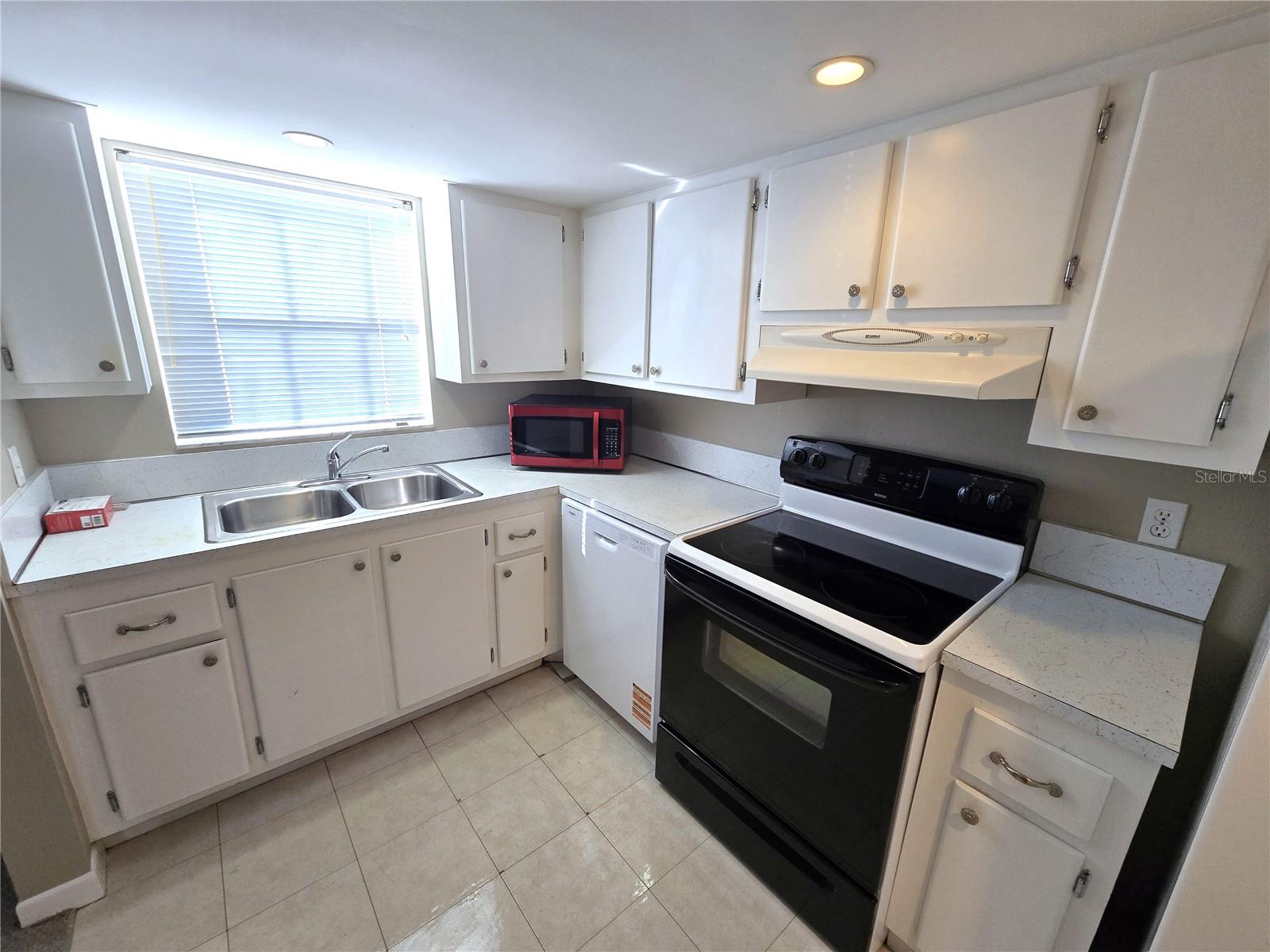 2727 75th St W #7a3 Property Photo 6