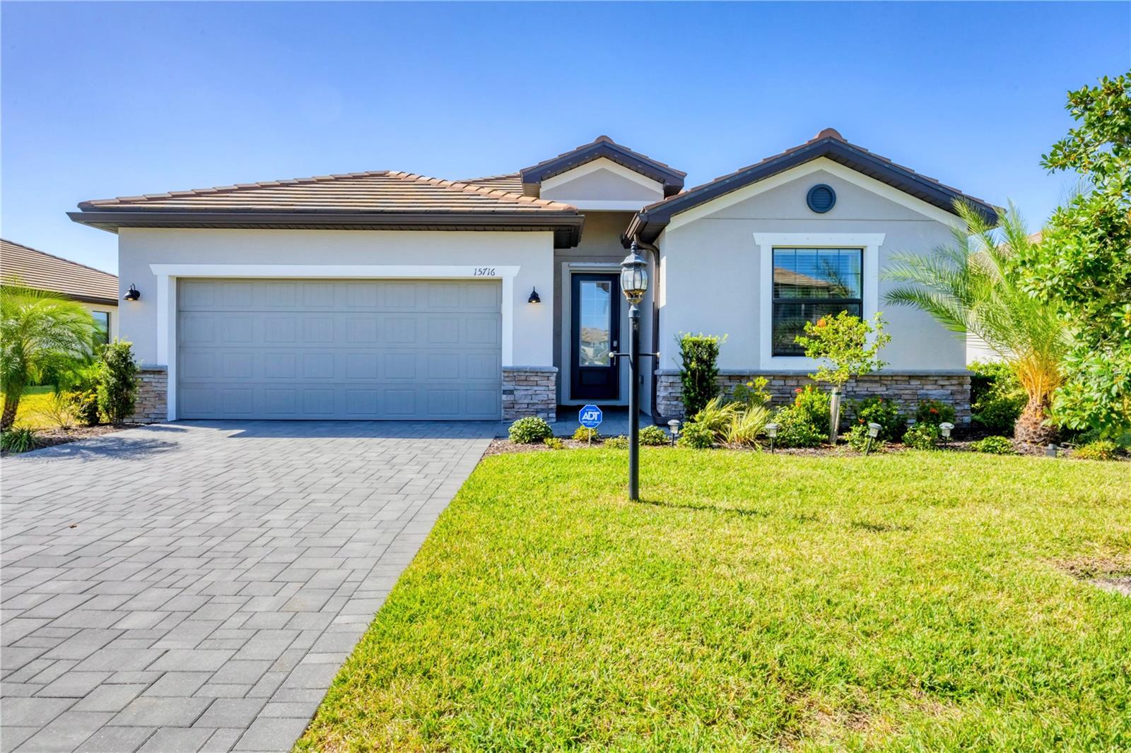 15716 Barefoot Beach Dr Property Photo 1
