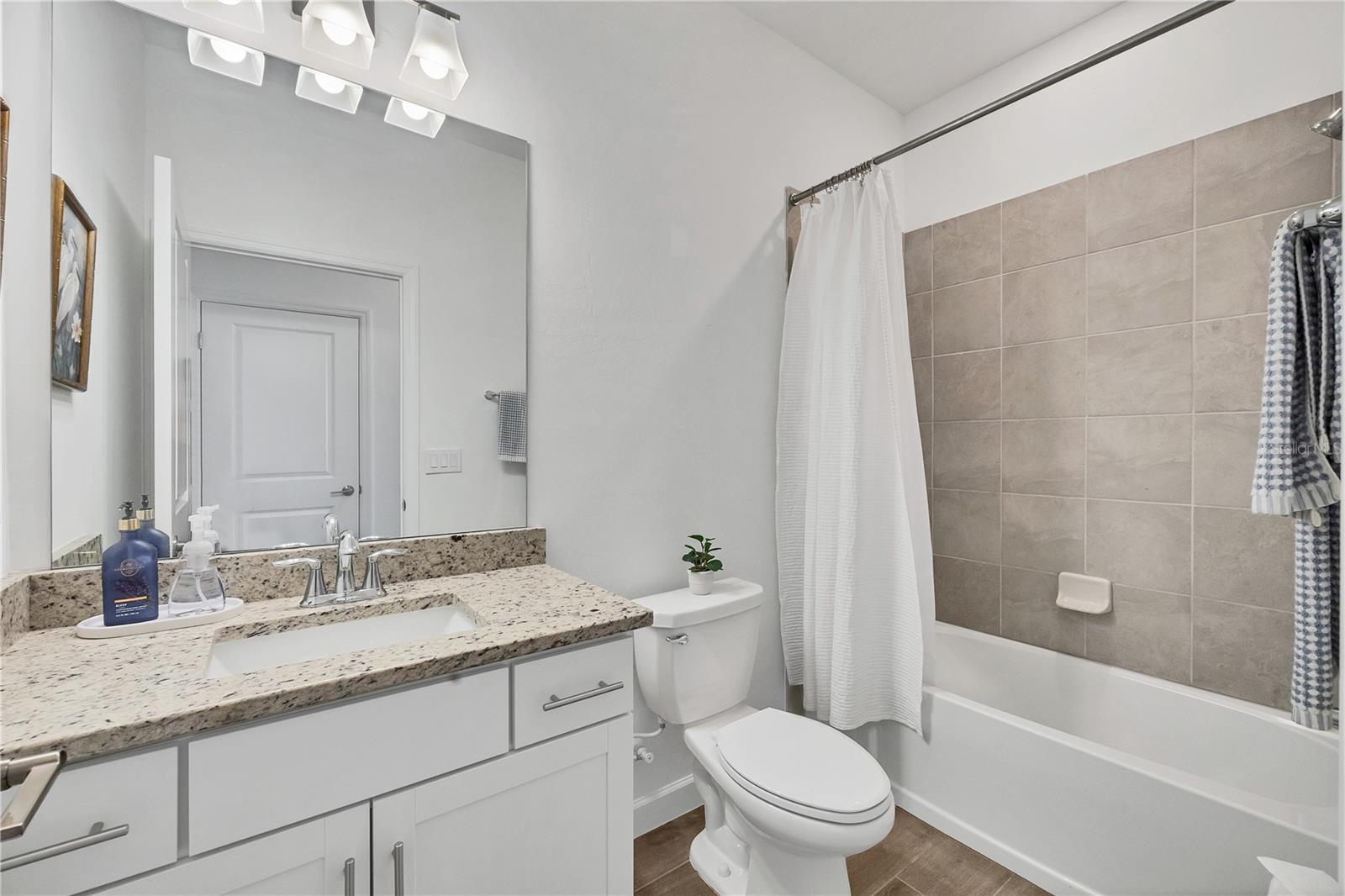 15716 Barefoot Beach Dr Property Photo 13
