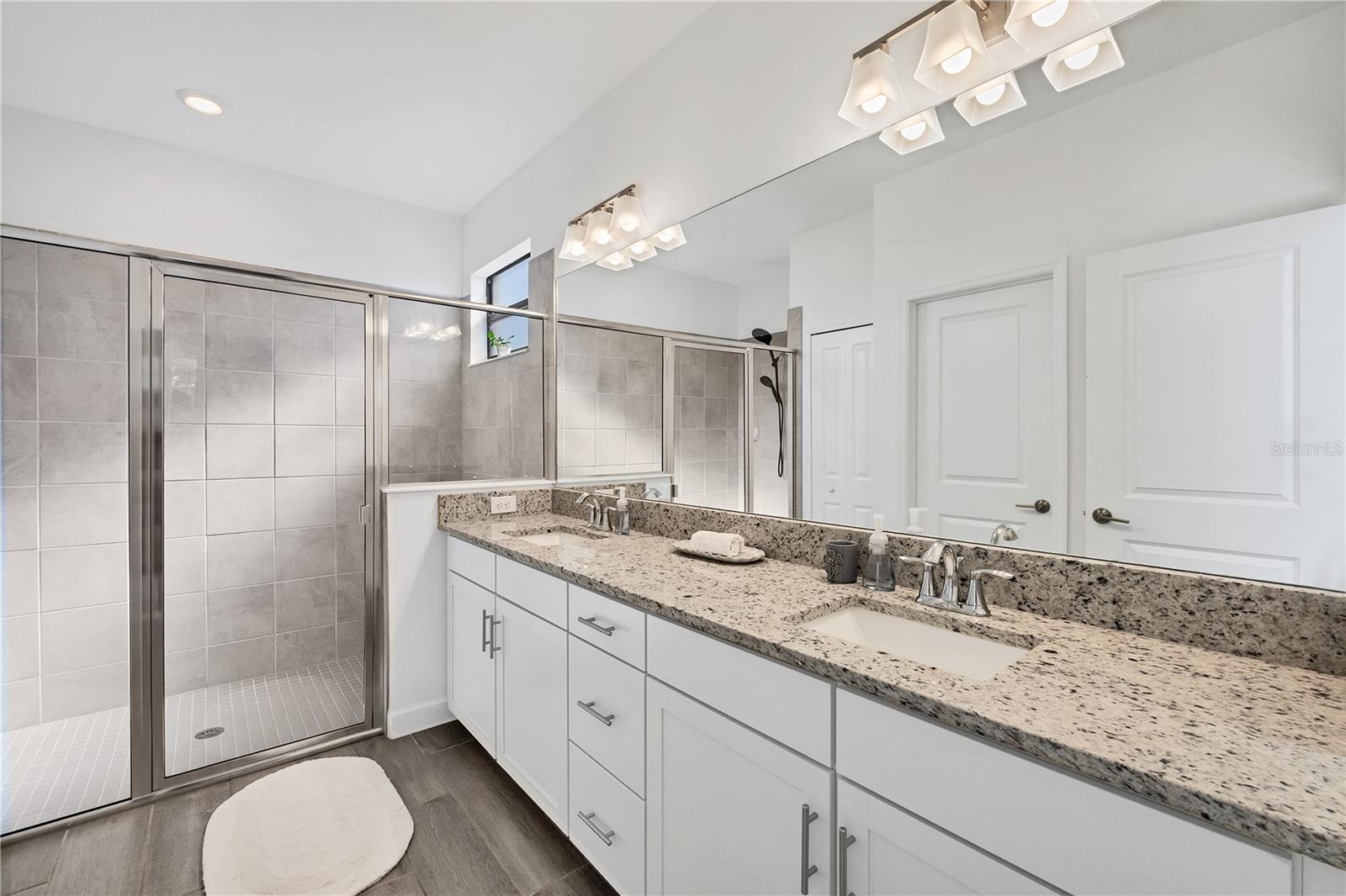 15716 Barefoot Beach Dr Property Photo 17