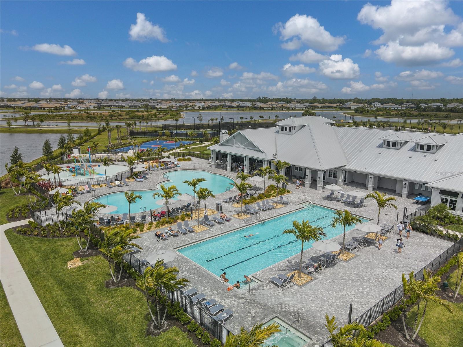 15716 Barefoot Beach Dr Property Photo 60