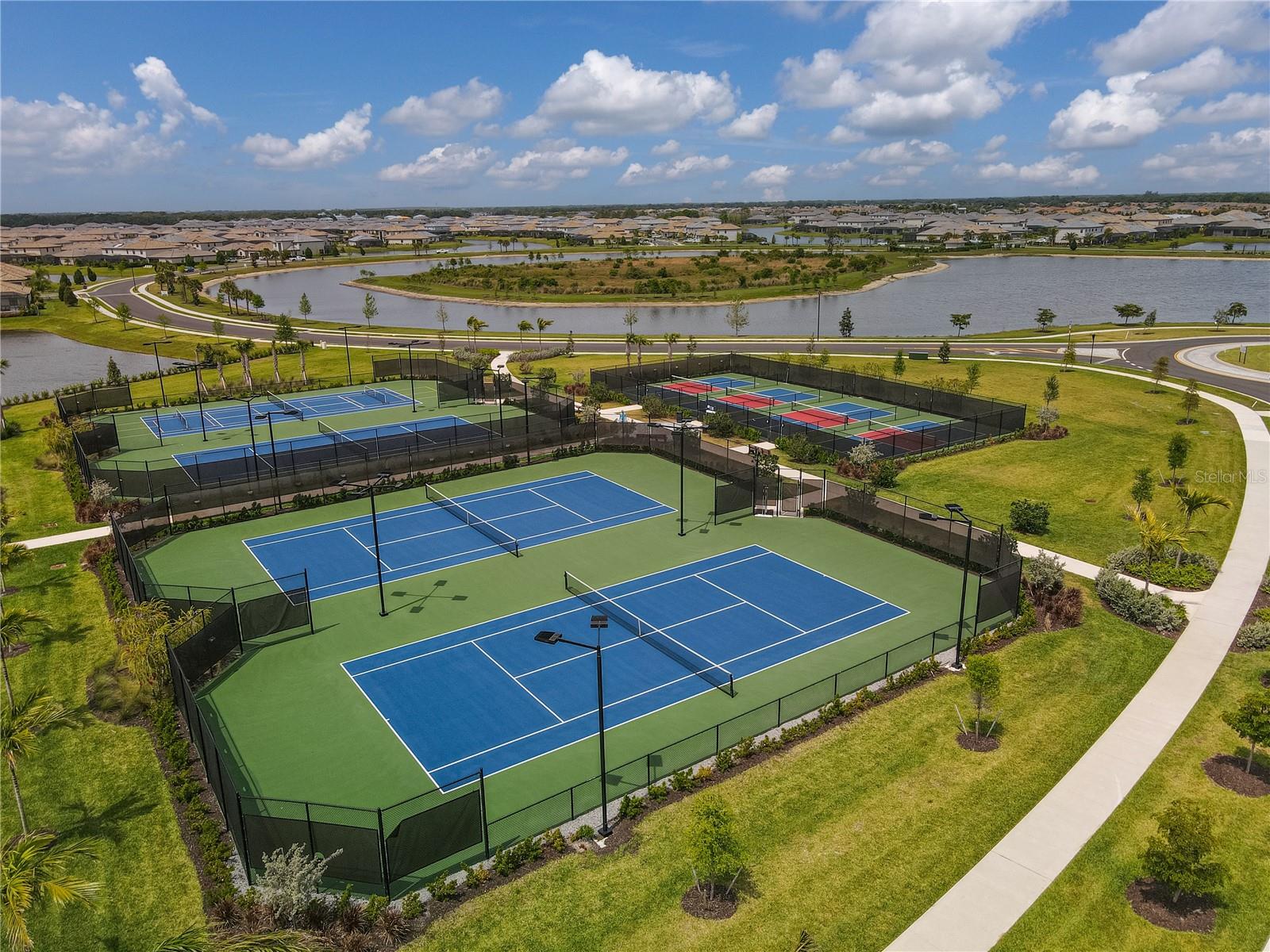 15716 Barefoot Beach Dr Property Photo 63