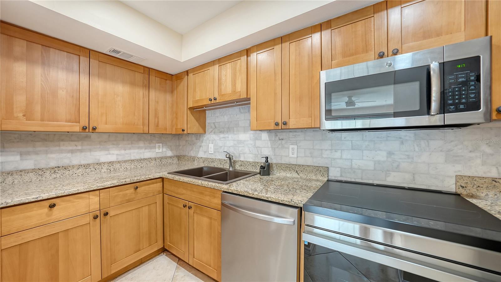 631 N Orange Ave #208 Property Photo 10